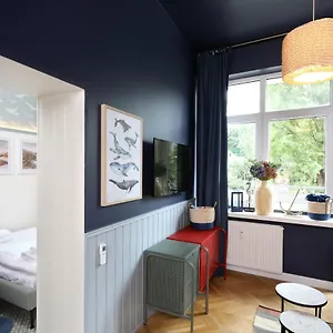 https://red-blue-ocean-by-oneapartments.sopothotels.com